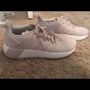 Adidas Size 8 Shoes